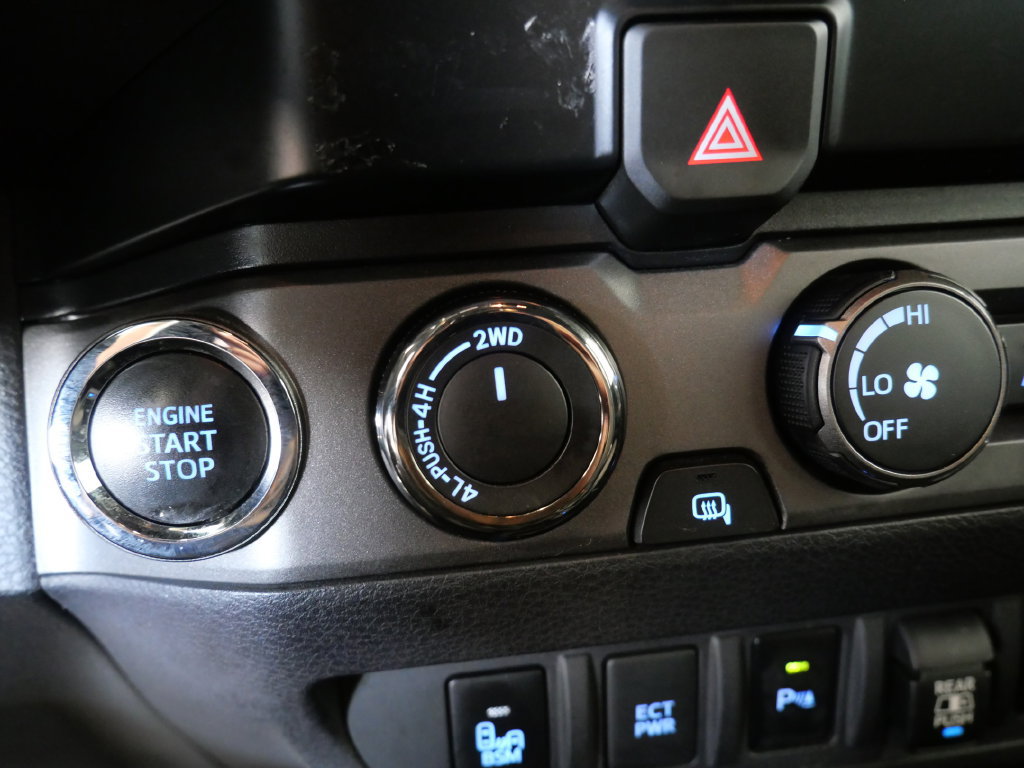 Used 2019 Toyota Tacoma TRD Sport w/ Technology Package AWD/4WD image 29