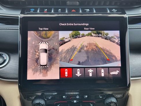 Certified 2022 Jeep Grand Cherokee Limited 4xe w/ Luxury Tech Group II AWD/4WD image 16