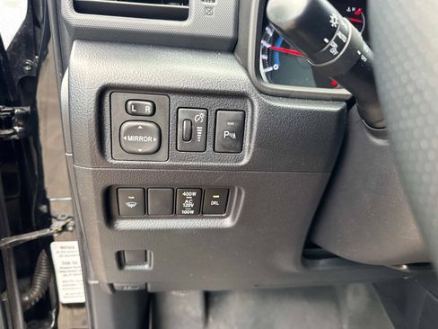Used 2017 Toyota 4Runner Limited AWD/4WD image 33