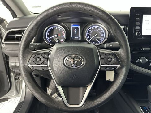 Used 2021 Toyota Camry LE image 14