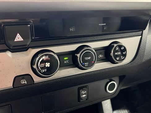 Used 2016 Toyota Tacoma SR5 w/ Towing Package RWD image 24
