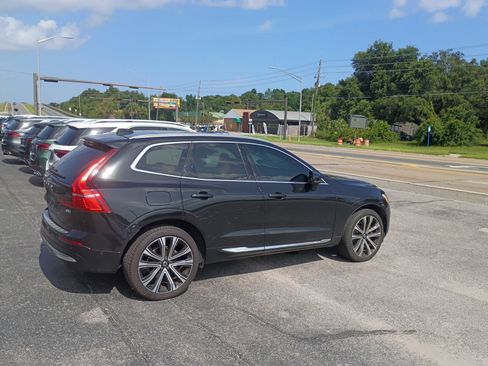 Used 2023 Volvo XC60 B5 Ultimate w/ Climate Package FWD image 5