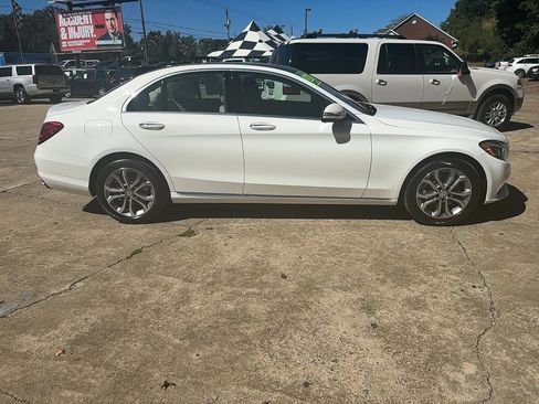 Used 2015 Mercedes-Benz C 300 4MATIC Sedan image 4