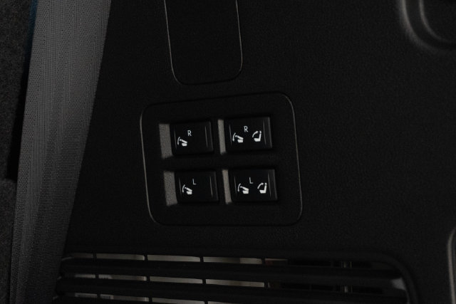 Used 2025 Nissan Armada SL AWD/4WD image 17