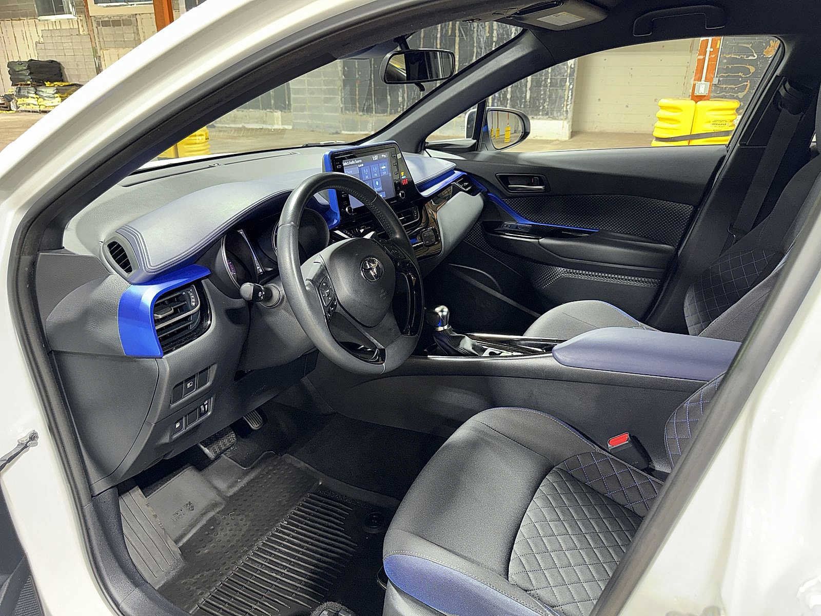 Used 2022 Toyota C-HR XLE FWD image 26