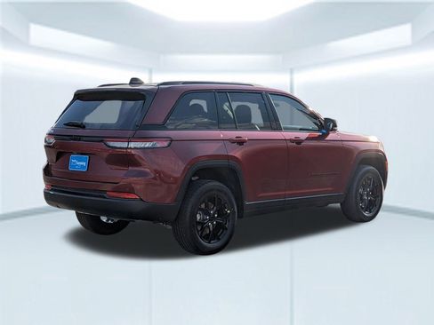 New 2025 Jeep Grand Cherokee Altitude image 7