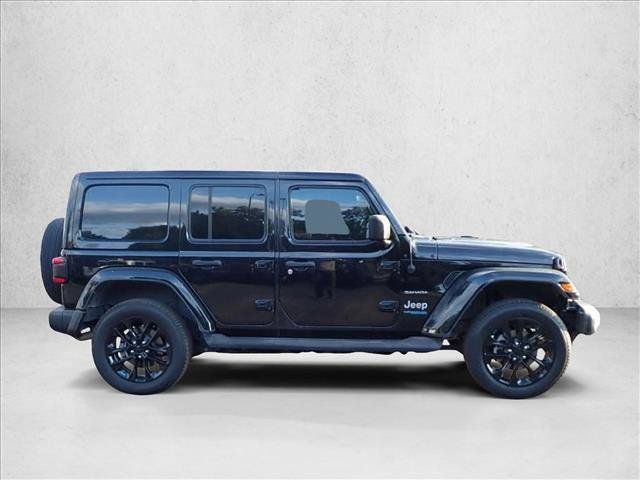 Used 2022 Jeep Wrangler Unlimited Sahara w/ Cold Weather Group AWD/4WD image 4