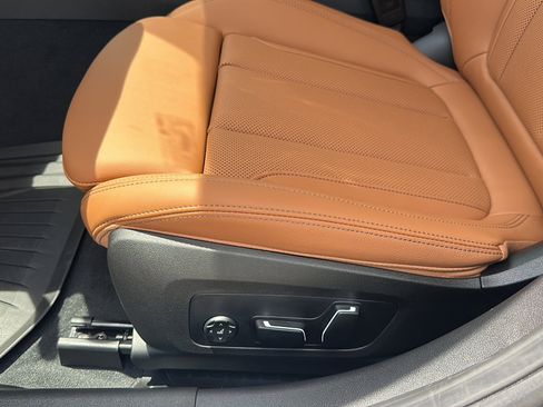 New 2025 BMW 330i Sedan w/ Premium Package image 12