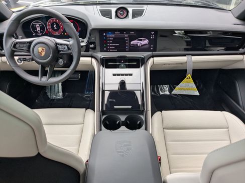 New 2025 Porsche Panamera image 23