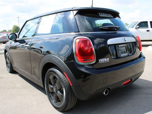 Used 2015 MINI Cooper 2-Door Hardtop image 4