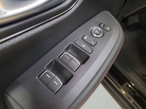 Used 2025 Honda HR-V Sport image 11