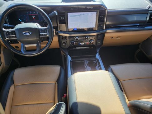 Used 2024 Ford F250 Lariat w/ FX4 Off-Road Package image 3