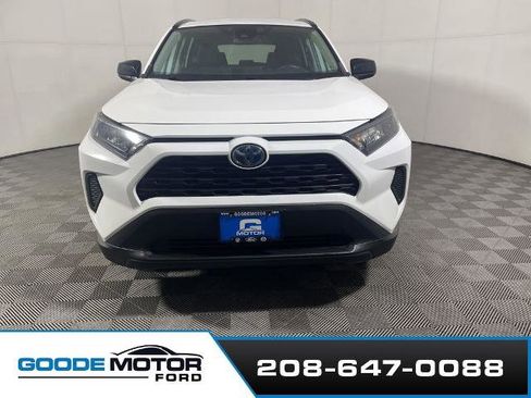 Used 2022 Toyota RAV4 LE image 3
