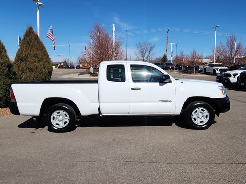 Used 2015 Toyota Tacoma 2WD Access Cab image 2