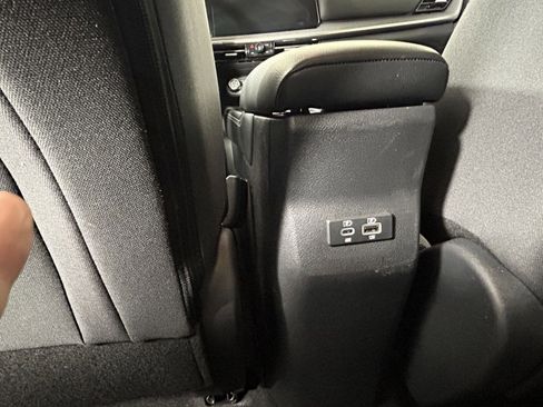 Used 2025 Nissan Kicks SV w/ Illumination Package AWD/4WD image 14