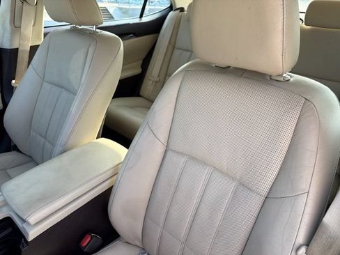 Used 2016 Lexus ES 350 w/ Luxury Package w/Wood Trim FWD image 11