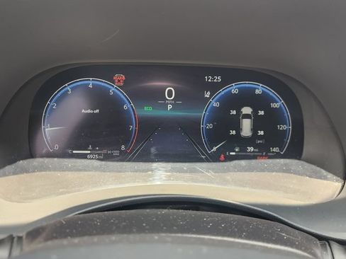 Certified 2025 Toyota Highlander Limited AWD/4WD image 13
