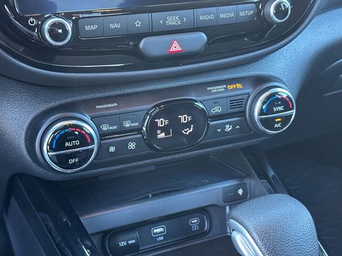 Certified 2025 Kia Soul S image 21
