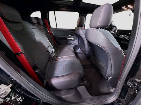 Used 2025 Mercedes-Benz GLB 35 AMG 4MATIC image 30