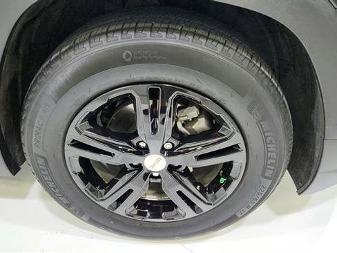 Used 2023 GMC Terrain SLE image 33