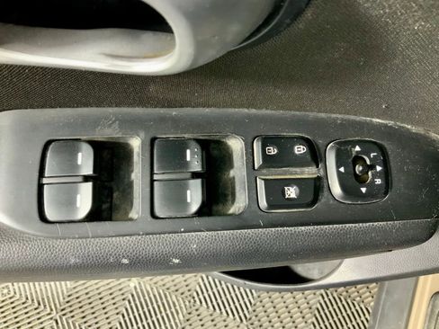 Used 2016 Kia Soul image 18