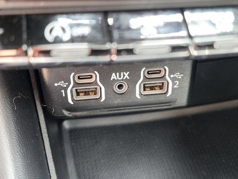 Used 2025 Dodge Durango GT AWD/4WD image 35