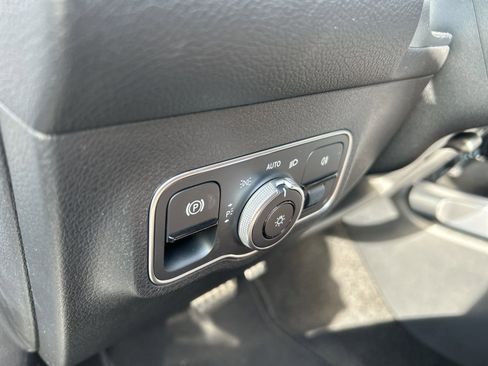 New 2025 Mercedes-Benz GLB 250 4MATIC image 18