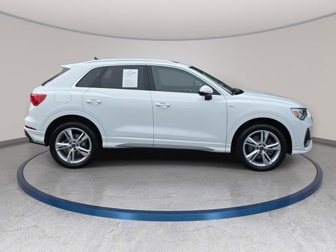 Used 2024 Audi Q3 2.0T Premium Plus w/ Premium Plus Package AWD/4WD image 4