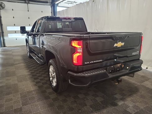 Used 2023 Chevrolet Silverado 2500 High Country AWD/4WD image 2