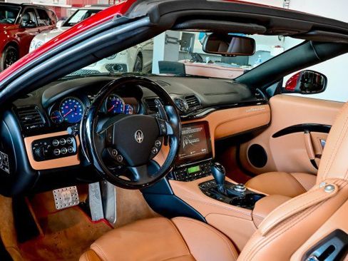 Used 2018 Maserati GranTurismo Convertible image 14