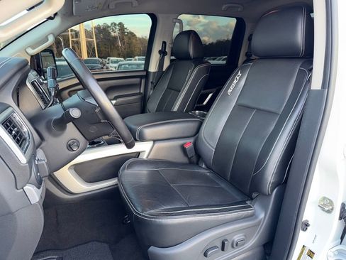 Used 2018 Nissan Titan PRO-4X w/ Pro-4x Convenience Package image 11