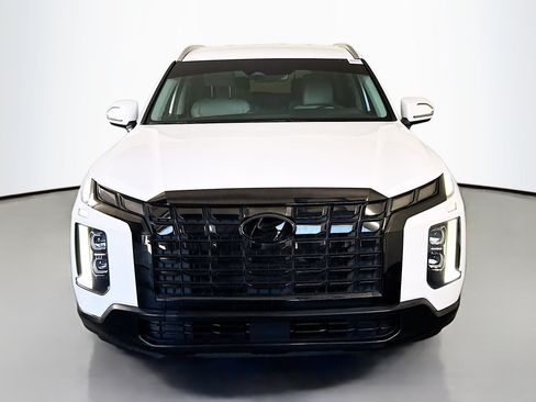 Used 2023 Hyundai Palisade SEL FWD image 2