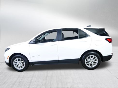 Used 2024 Chevrolet Equinox LS w/ LS Convenience Package FWD image 4