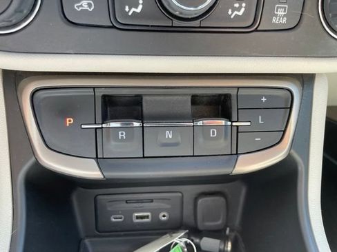 Used 2022 GMC Terrain Denali w/ Denali Premium Package AWD/4WD image 35