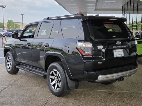 Used 2024 Toyota 4Runner TRD Off-Road image 4