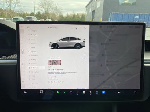 Used 2022 Tesla Model X Plaid image 23