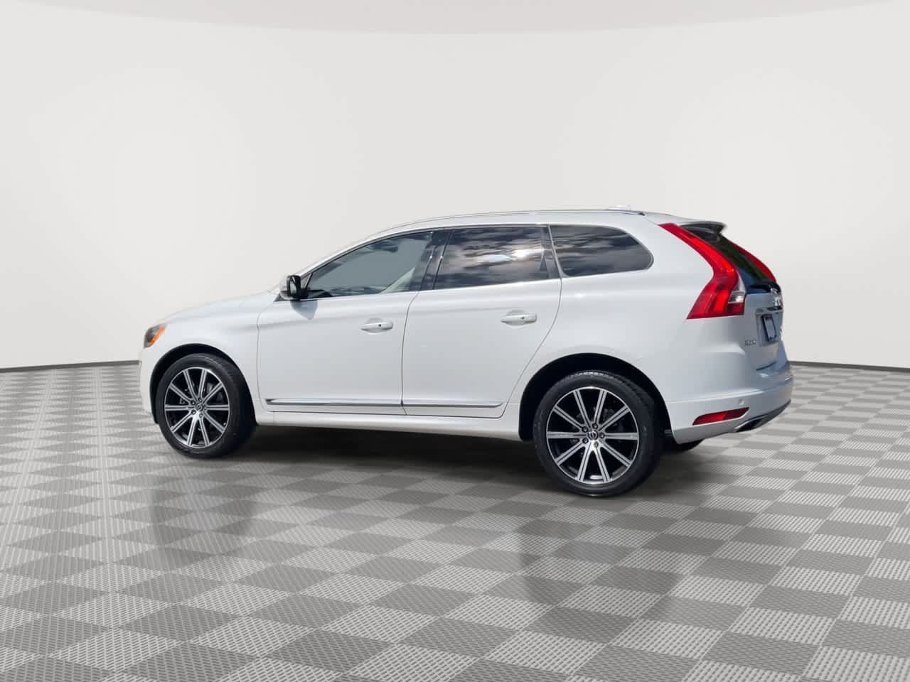Used 2017 Volvo XC60 T6 Inscription w/ Climate Package AWD/4WD image 6