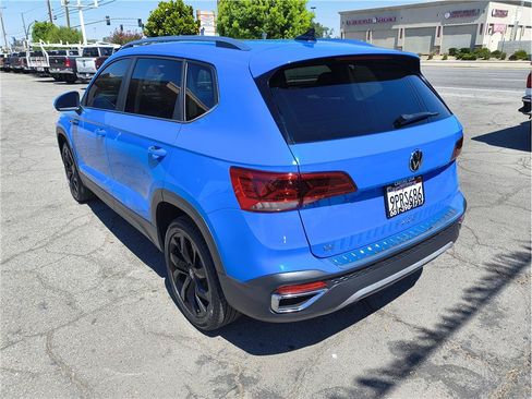 Used 2023 Volkswagen Taos SE FWD image 16