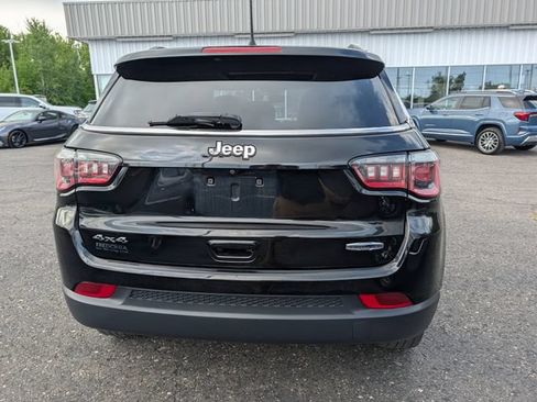 Used 2017 Jeep Compass Latitude w/ Popular Equipment Group AWD/4WD image 8