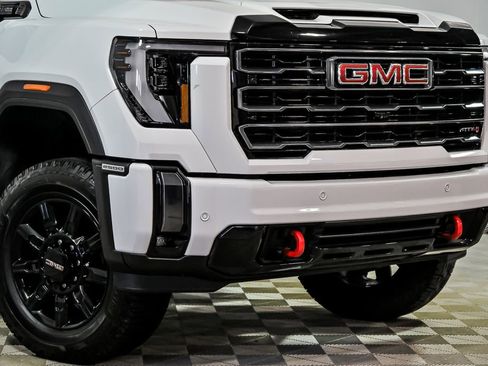 Used 2024 GMC Sierra 2500 AT4 w/ AT4 Premium Plus Package image 2