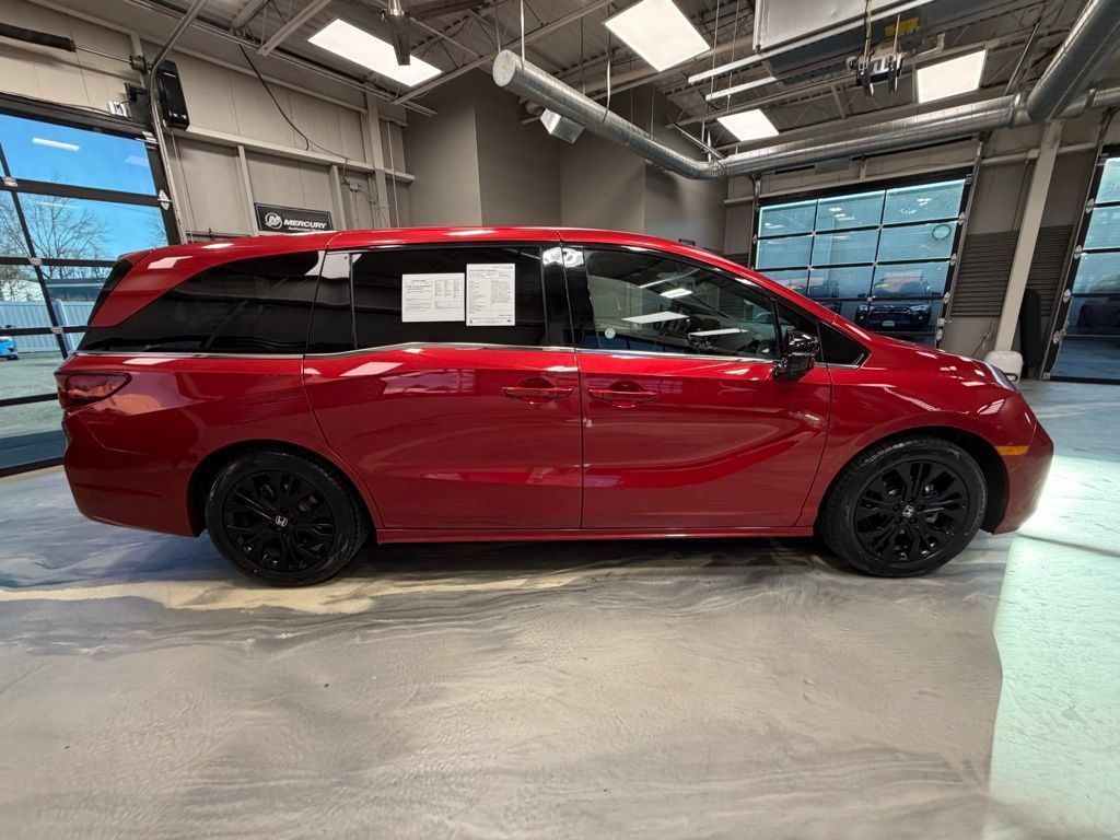 Used 2025 Honda Odyssey Sport-L image 32