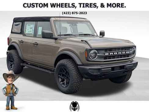 New 2025 Ford Bronco 4-Door image 1