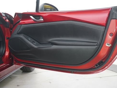 Used 2023 MAZDA MX-5 Miata Grand Touring RWD image 11