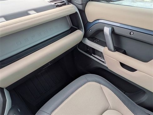 Used 2021 Land Rover Defender 110 X-Dynamic SE image 18