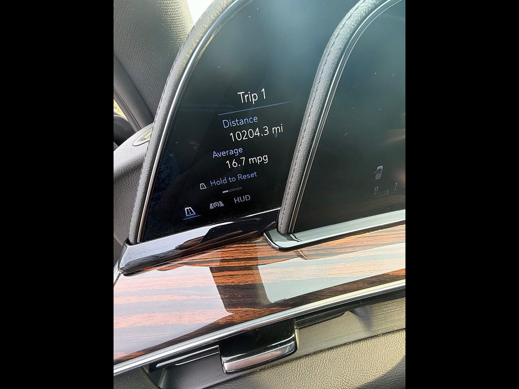 Used 2023 Cadillac Escalade Premium Luxury AWD/4WD image 9