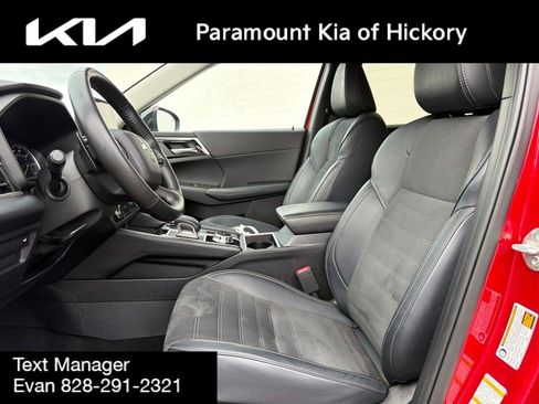 Used 2024 Mitsubishi Outlander SE Black Edition FWD image 19