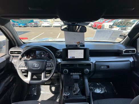 Used 2025 Toyota 4Runner SR5 AWD/4WD image 45