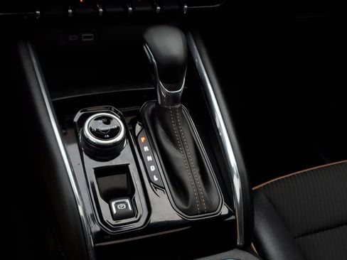 Used 2024 GMC Canyon AT4 image 30