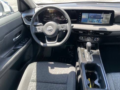 Certified 2025 Nissan Kicks SV AWD/4WD image 12