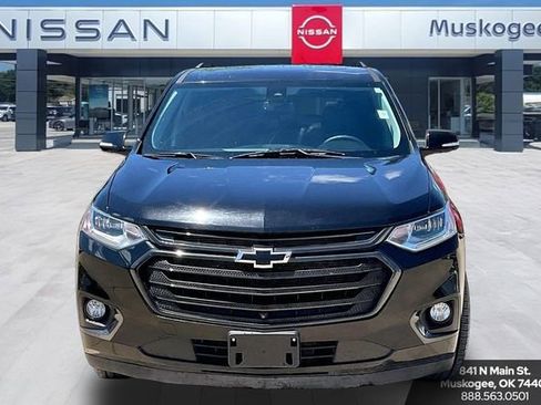 Used 2020 Chevrolet Traverse Premier FWD image 2